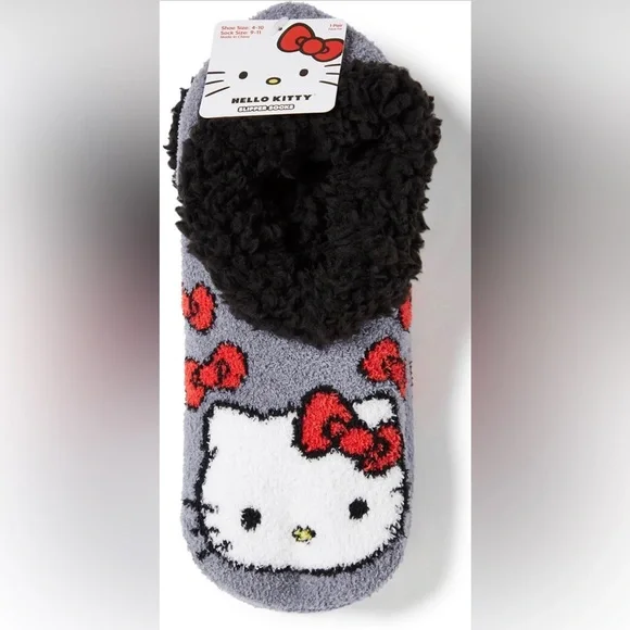 NWT HELLO KITTY Women’s Slipper Socks With Grips. - Picture 2 of 2